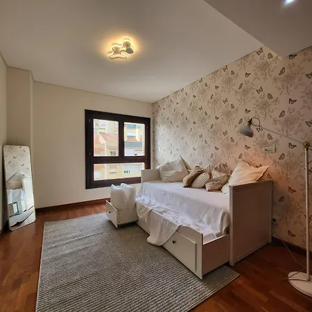 Spacious 2br Near Metro With Balcony Odivelas (Lisbon)